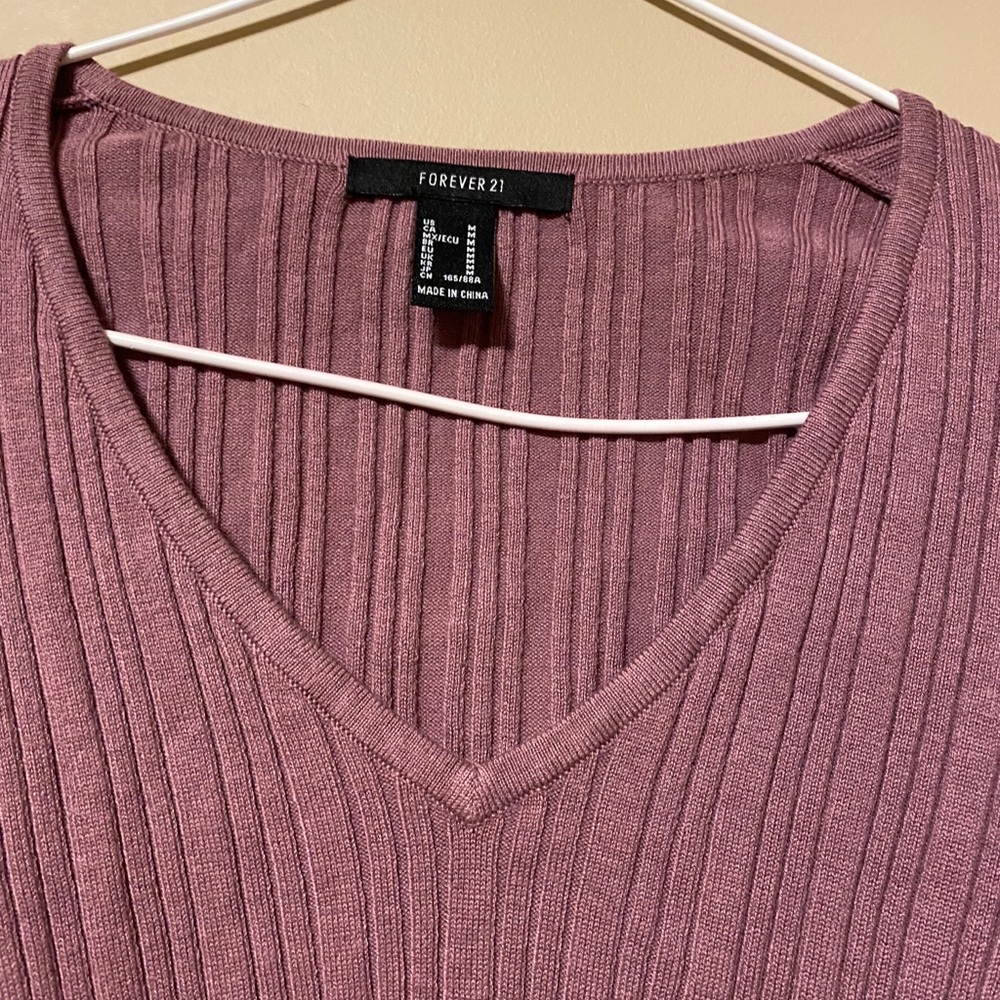 V neck top - Picture 3 of 4